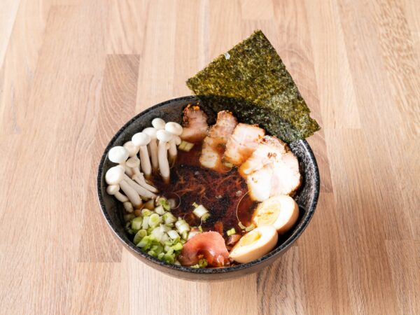 9595583_ShrimpsRoom_Food_ShoyuRamen_4x3